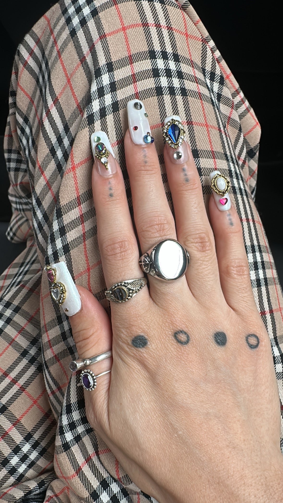 PRESS ON NAILS